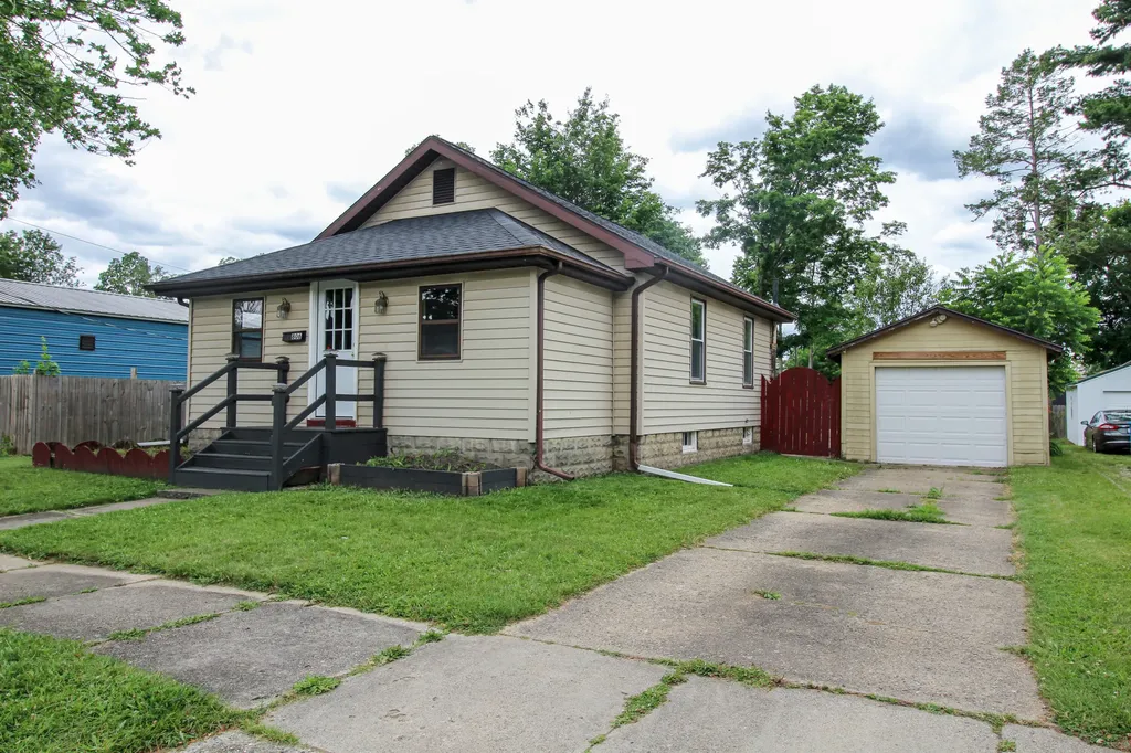 806 West Street Three Rivers City MI 49093