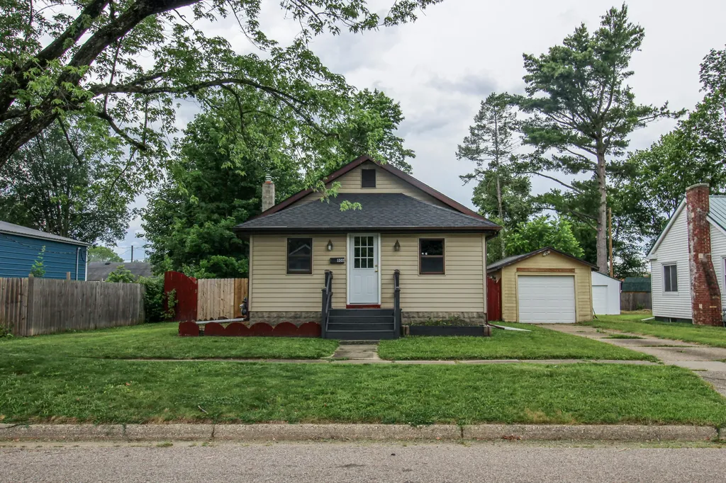 806 West Street Three Rivers City MI 49093