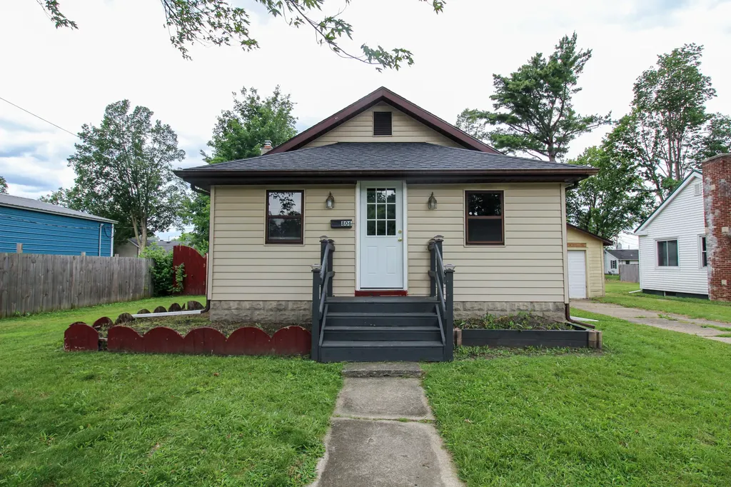 806 West Street Three Rivers City MI 49093