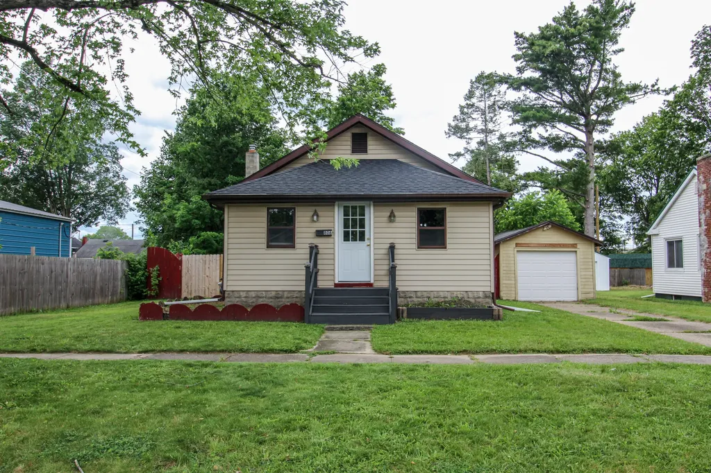 806 West Street Three Rivers City MI 49093