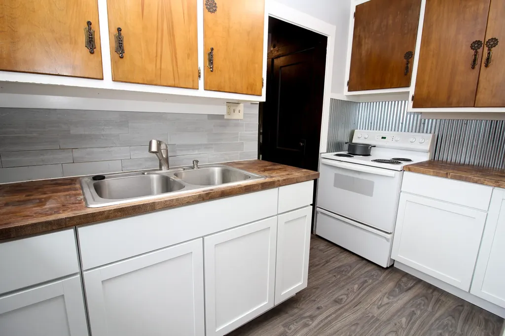 806 West Street Three Rivers City MI 49093