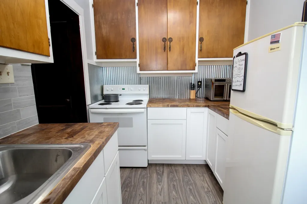806 West Street Three Rivers City MI 49093