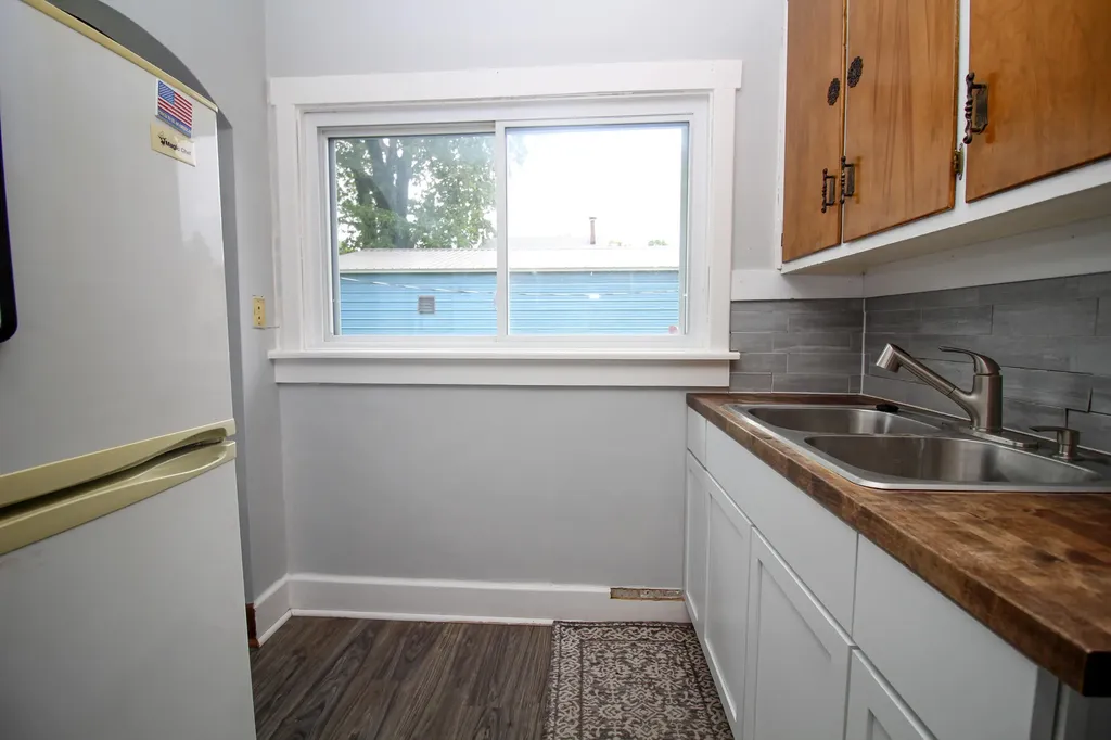 806 West Street Three Rivers City MI 49093