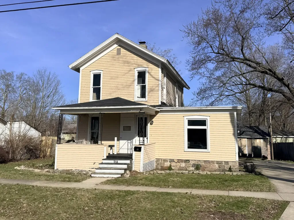 711 Maple Street Three Rivers City MI 49093