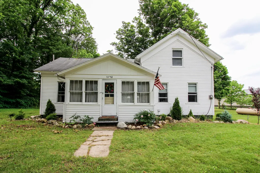 53532 Parkville Road Park Township MI 49093