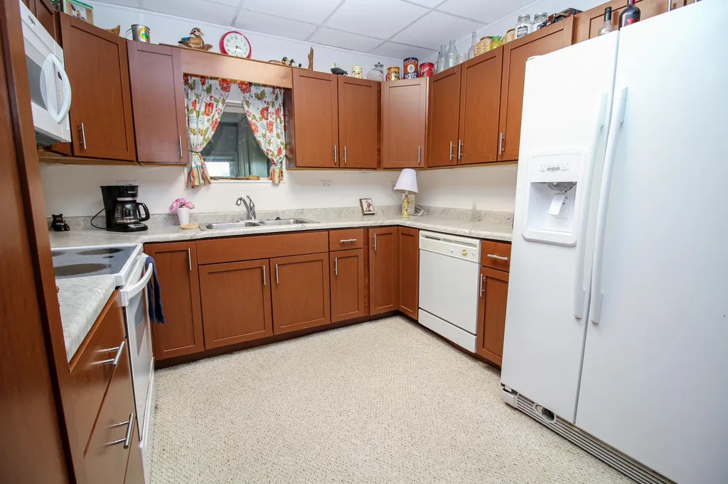 53532 Parkville Road Park Township MI 49093
