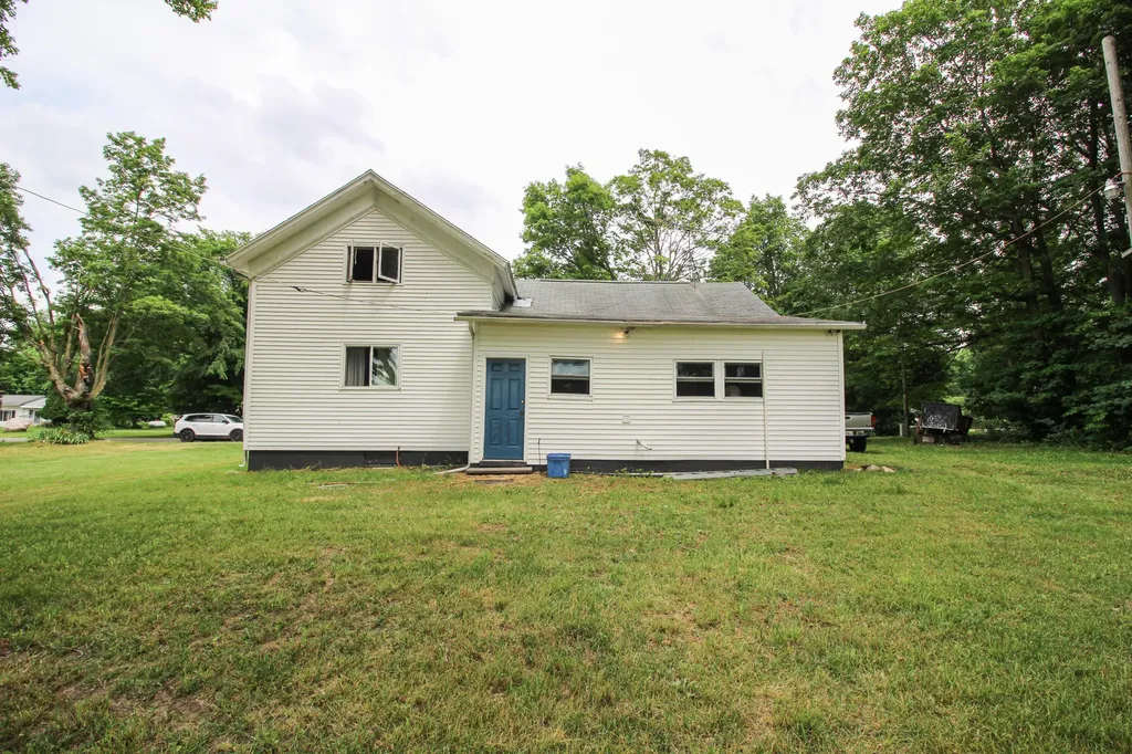 53532 Parkville Road Park Township MI 49093