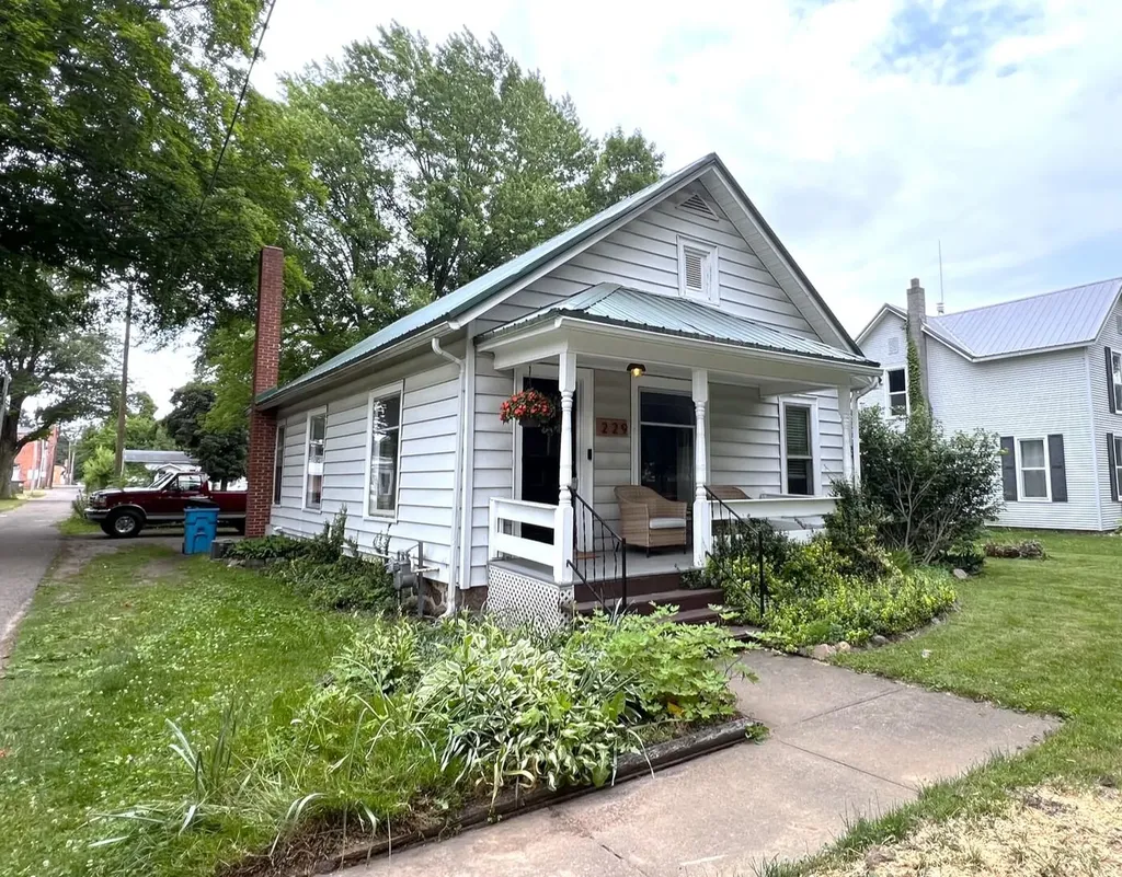 229 5th Street Burr Oak Village MI 49030