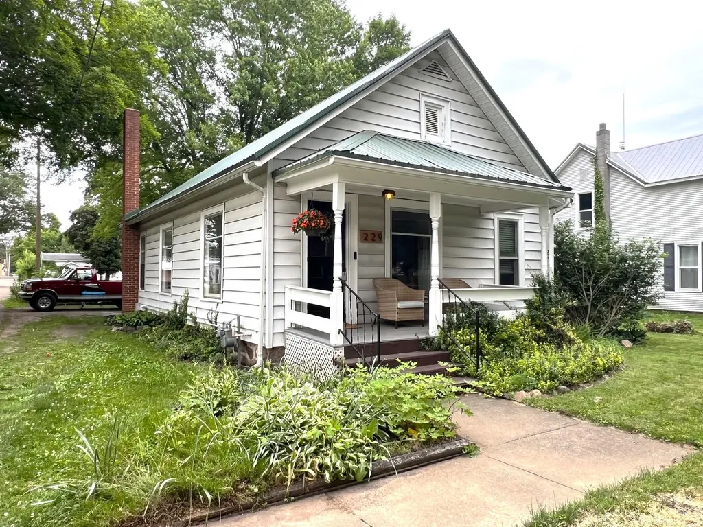 229 5th Street Burr Oak Village MI 49030