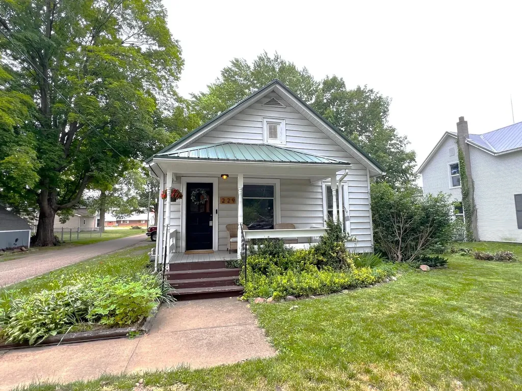 229 5th Street Burr Oak Village MI 49030