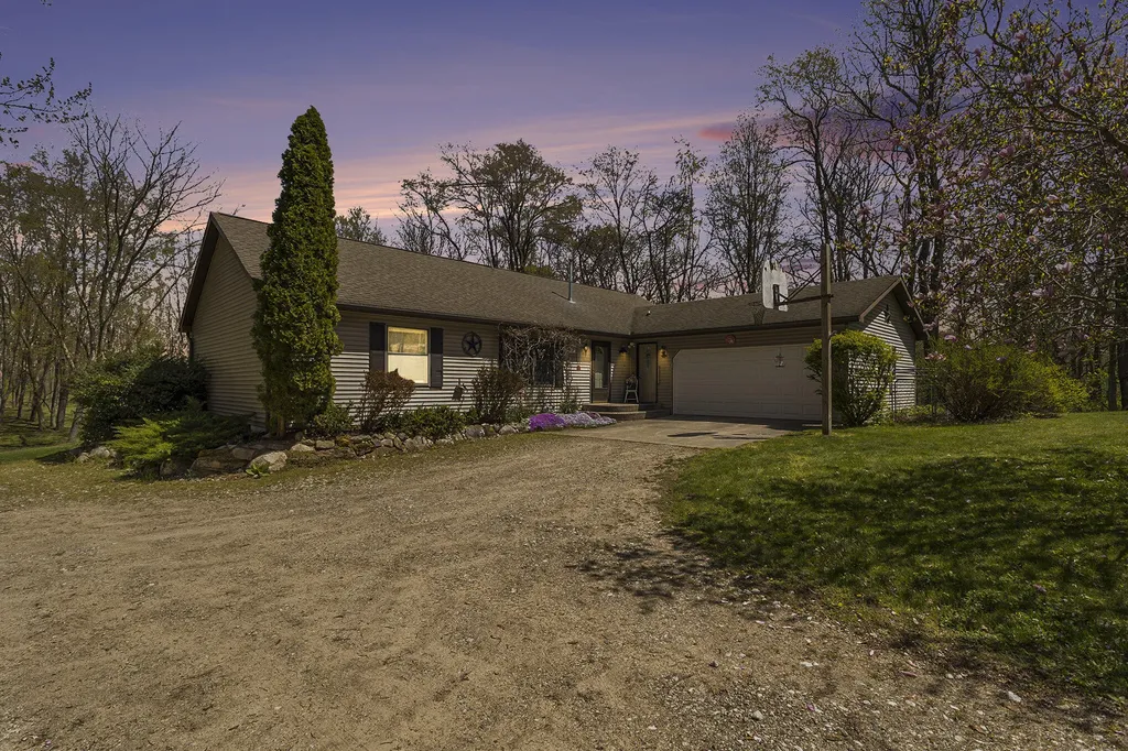 54485 Day Road Flowerfield Township MI 49067