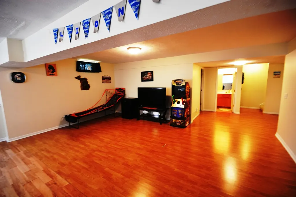 1206 Comstock Drive Marshall City MI 49068