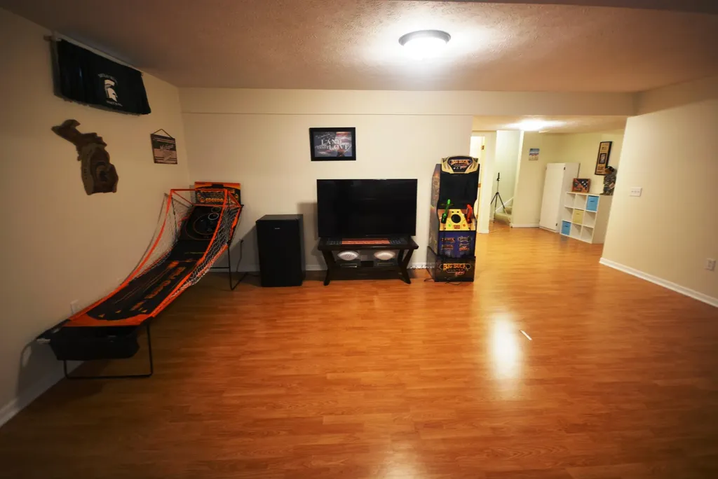 1206 Comstock Drive Marshall City MI 49068