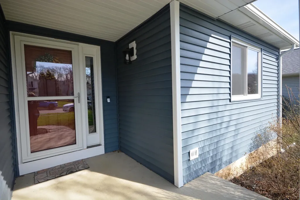 1206 Comstock Drive Marshall City MI 49068