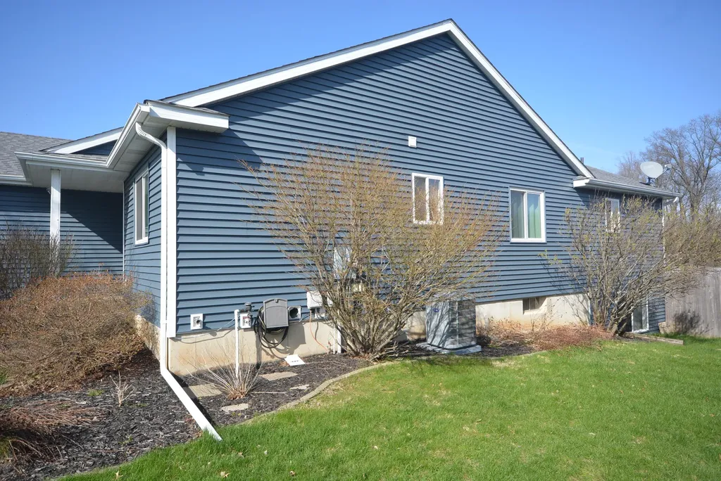1206 Comstock Drive Marshall City MI 49068
