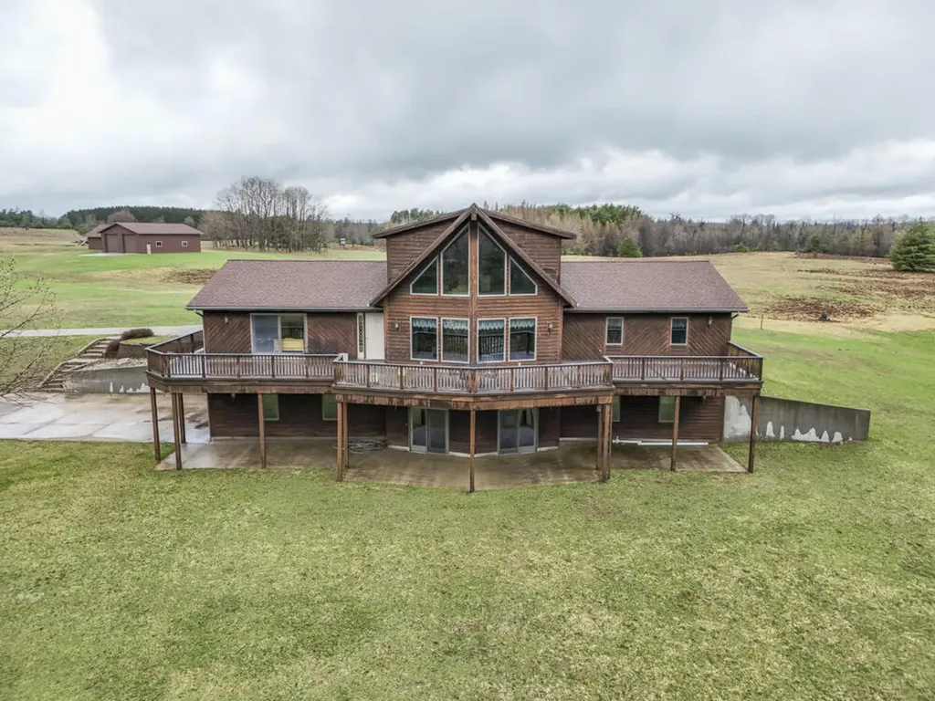 20200 Hibma Road Burdell Township MI 49688