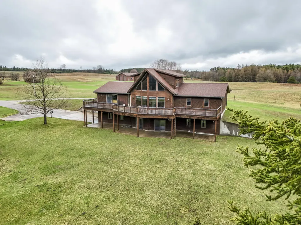 20200 Hibma Road Burdell Township MI 49688
