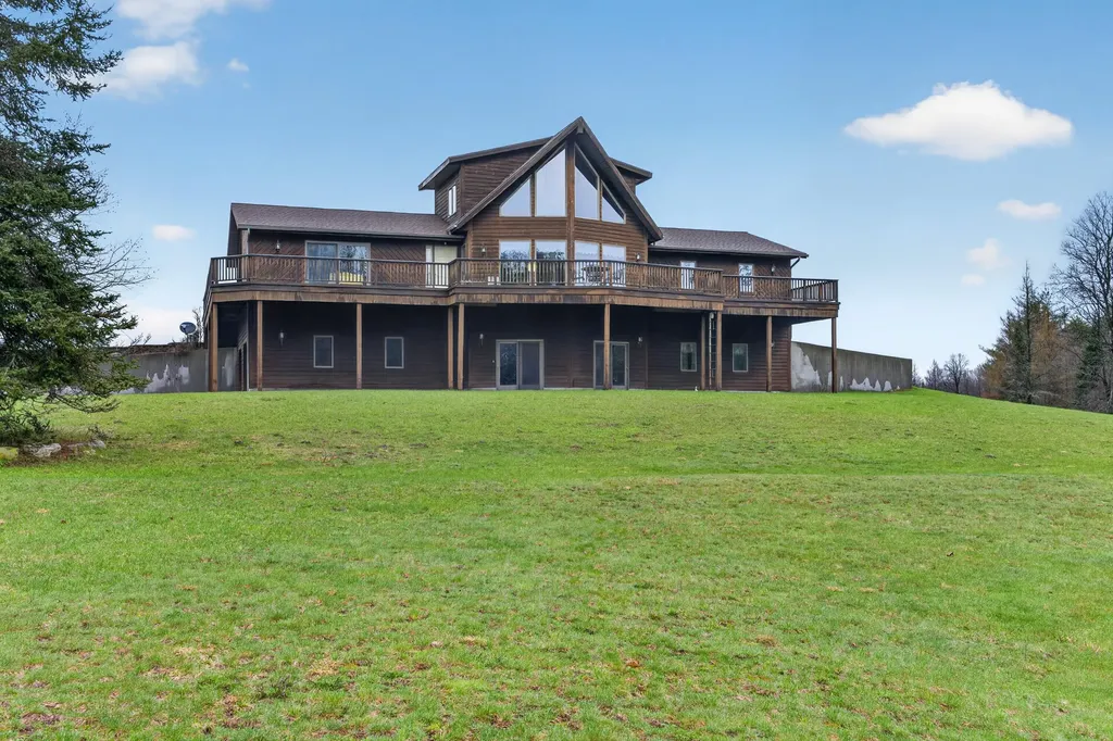 20200 Hibma Road Burdell Township MI 49688
