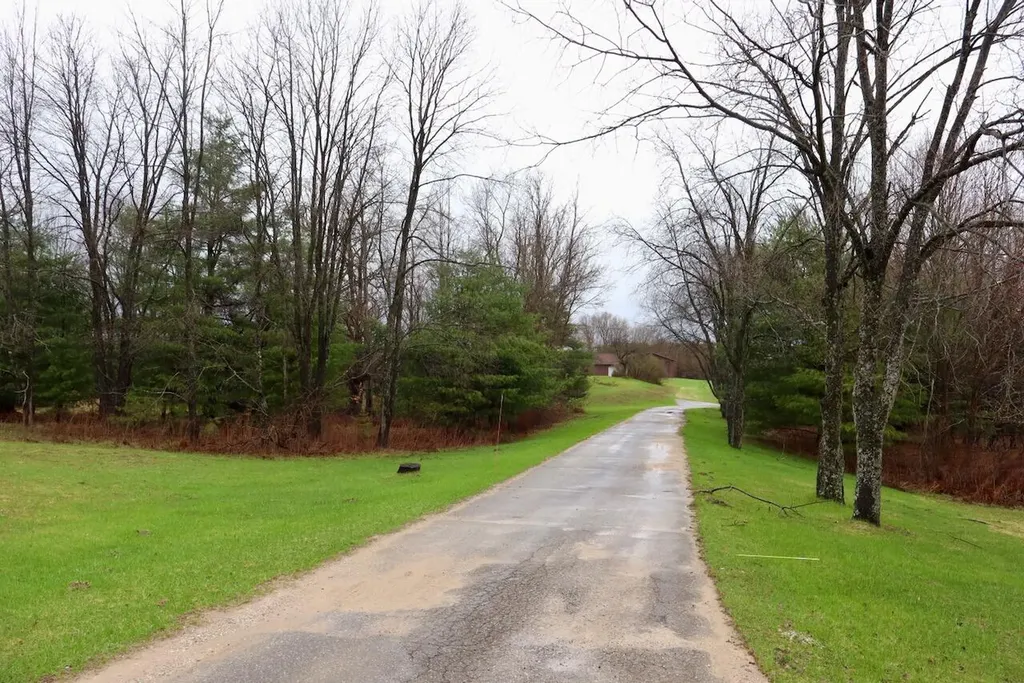 20200 Hibma Road Burdell Township MI 49688