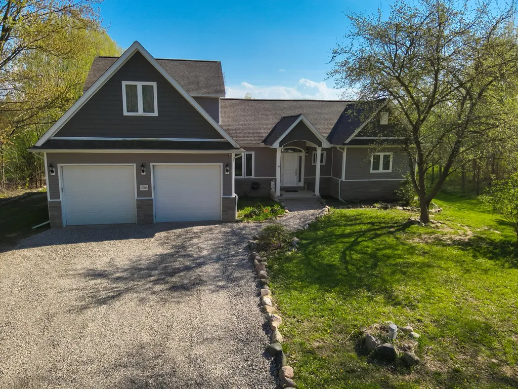 5785 Layton Road Howell City MI 48836