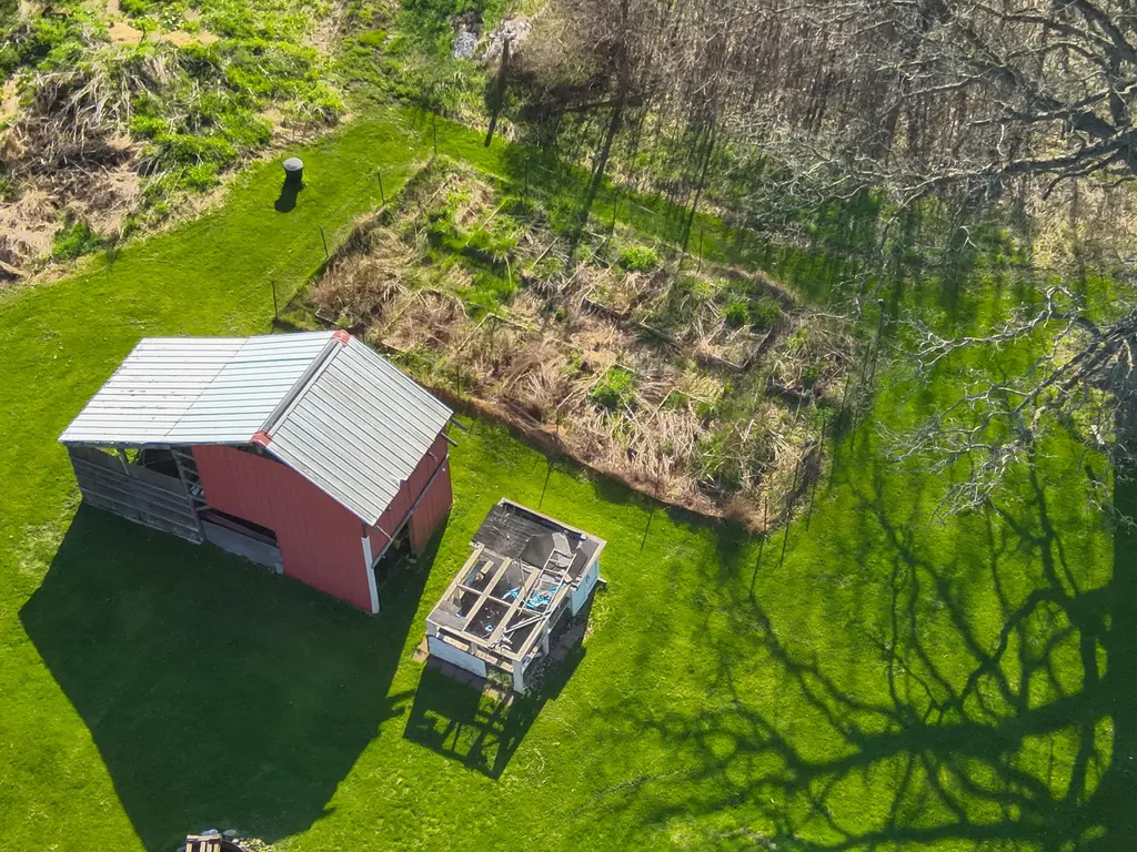 5785 Layton Road Howell City MI 48836