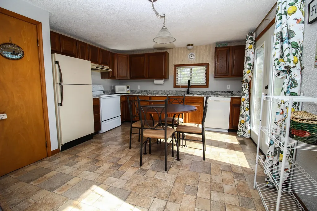 91195 M-40 Porter Township MI 49067