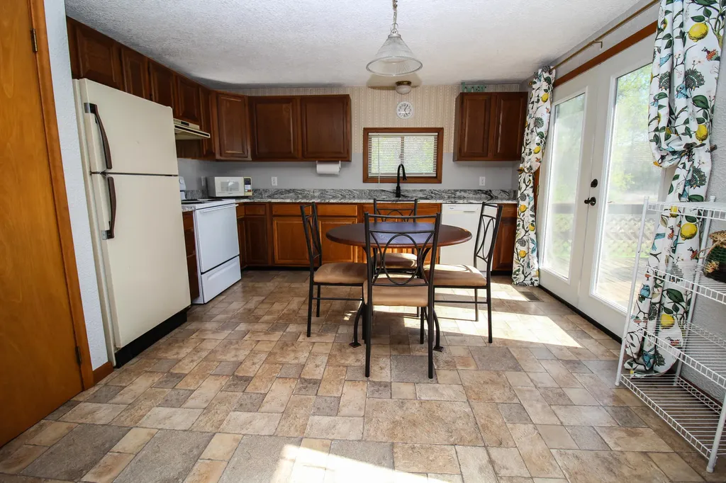 91195 M-40 Porter Township MI 49067