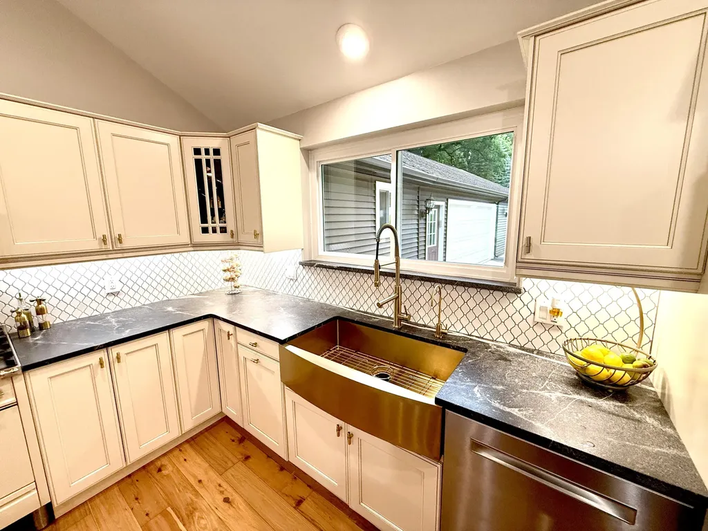 13955 Rattalee Lake Road Springfield Charter Township MI 48350