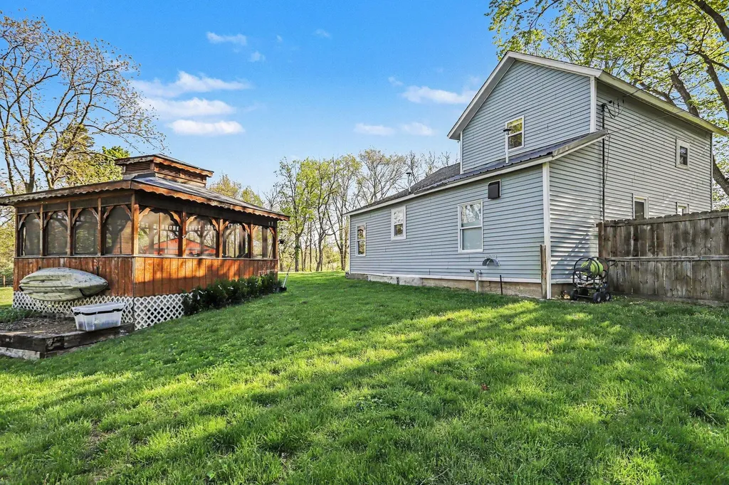 711 N Burr Oak Road Colon Township MI 49040