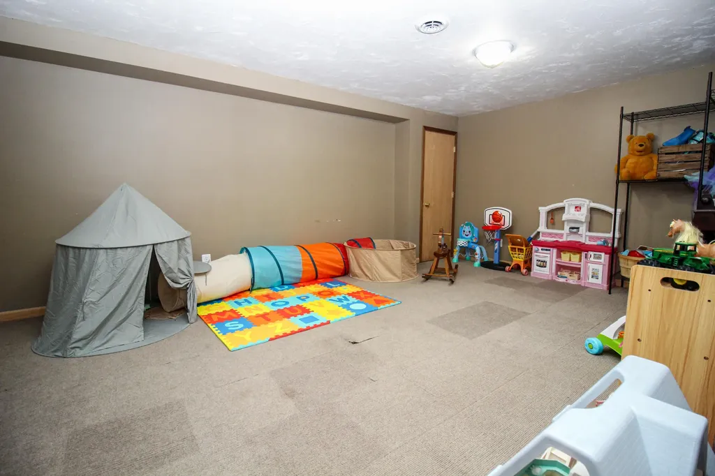 17064 Hawk Court Lockport Township MI 49093