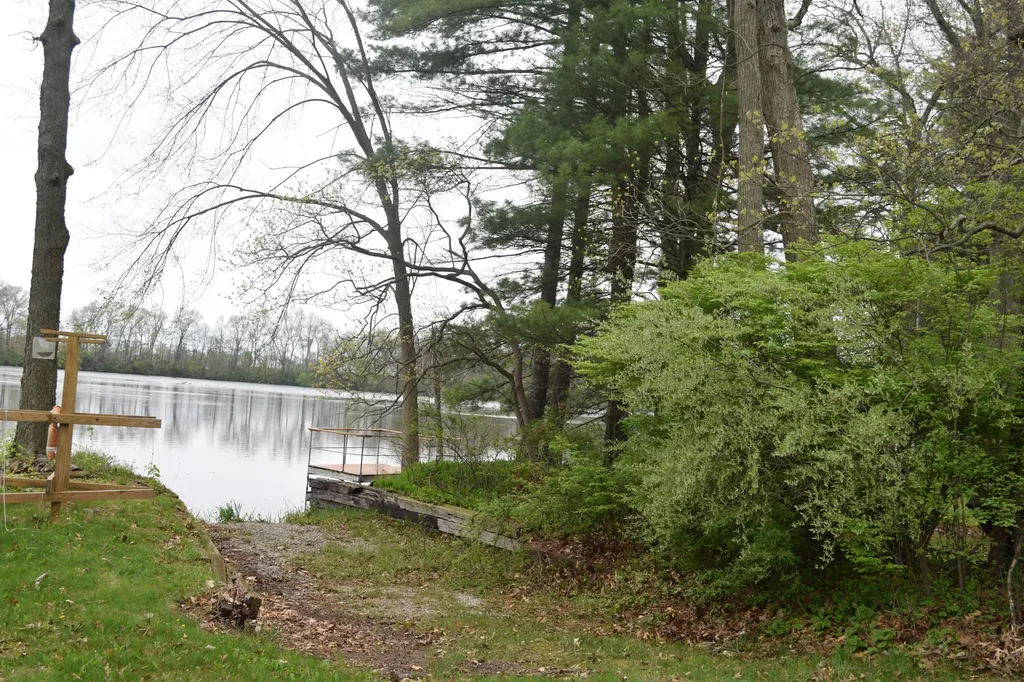12230 Riverside Drive Constantine Township MI 49099