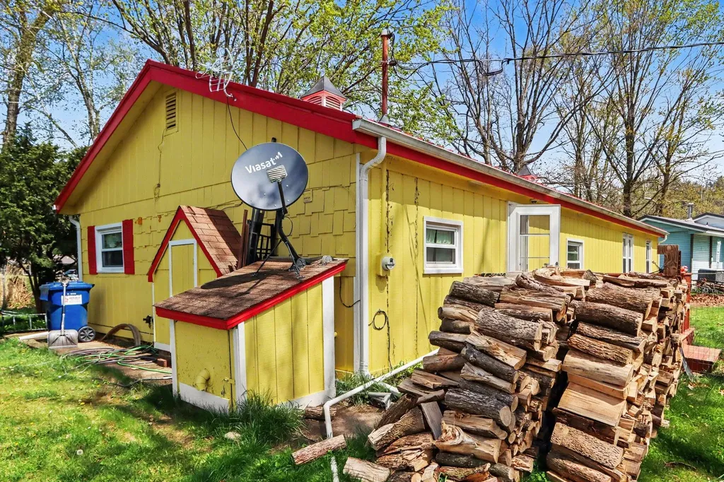 12192 Riverside Drive Constantine Township MI 49099