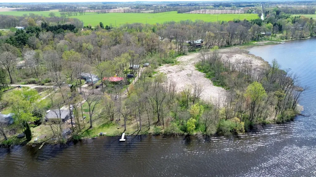 12192 Riverside Drive Constantine Township MI 49099
