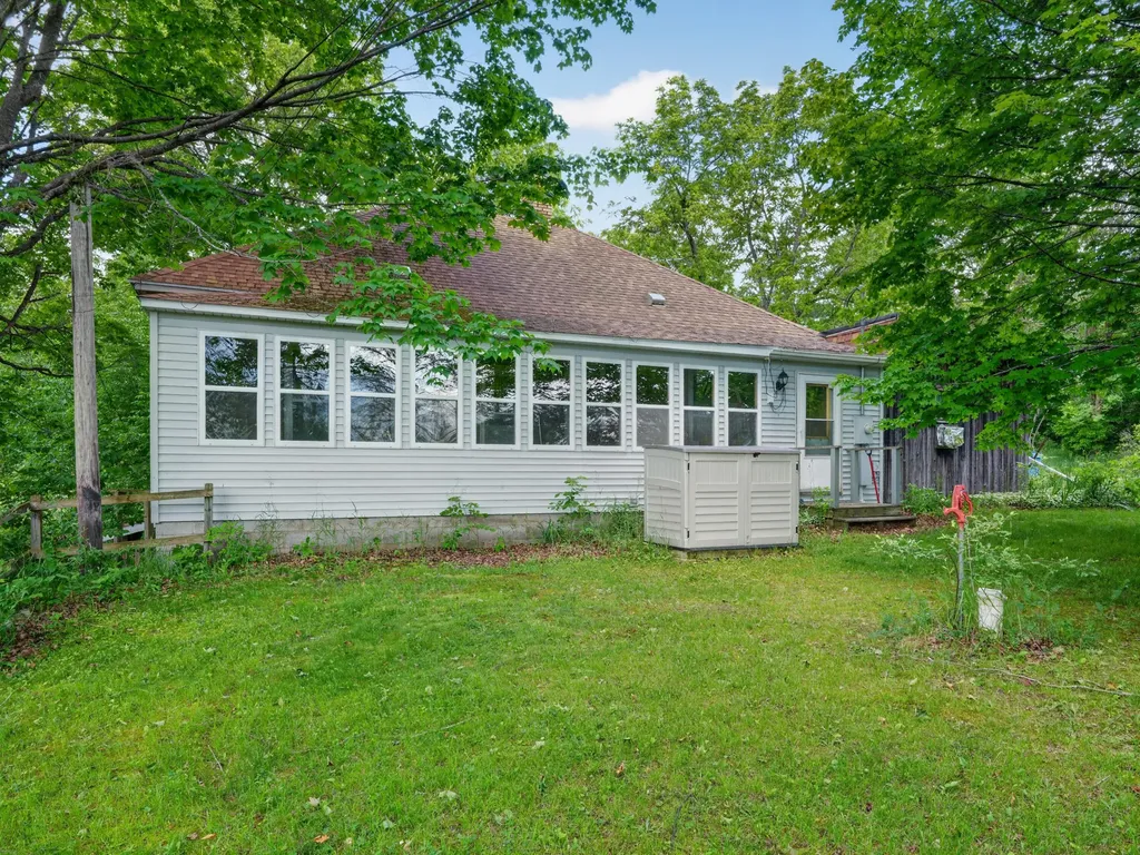 6182 Hamilton Road Hamilton Township MI 48625