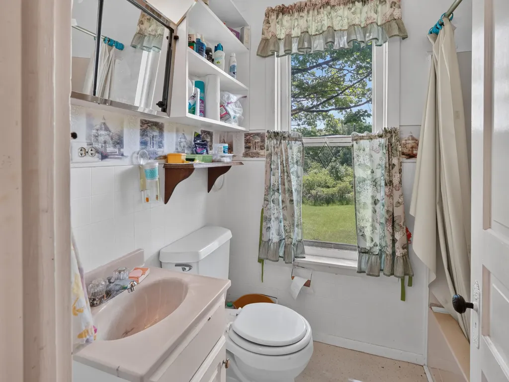 6182 Hamilton Road Hamilton Township MI 48625