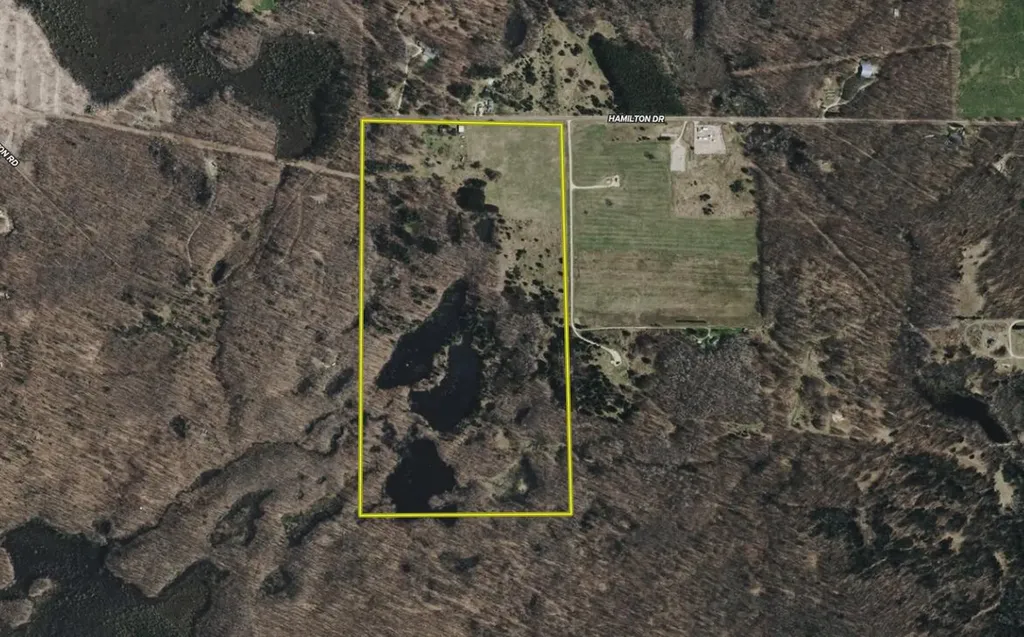 6182 Hamilton Road Hamilton Township MI 48625