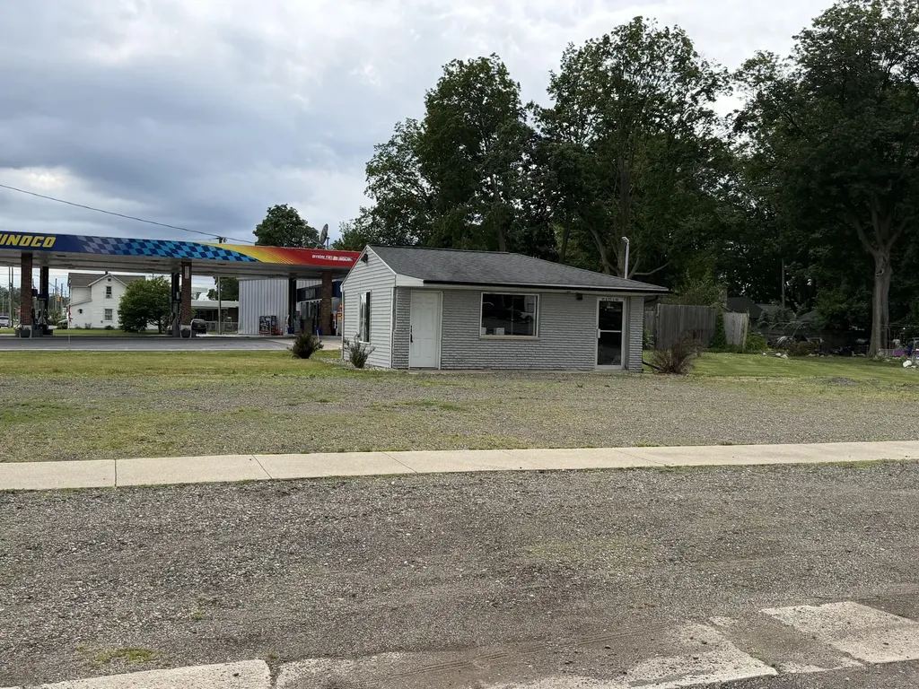 102 N Lincoln Avenue Three Rivers City MI 49093