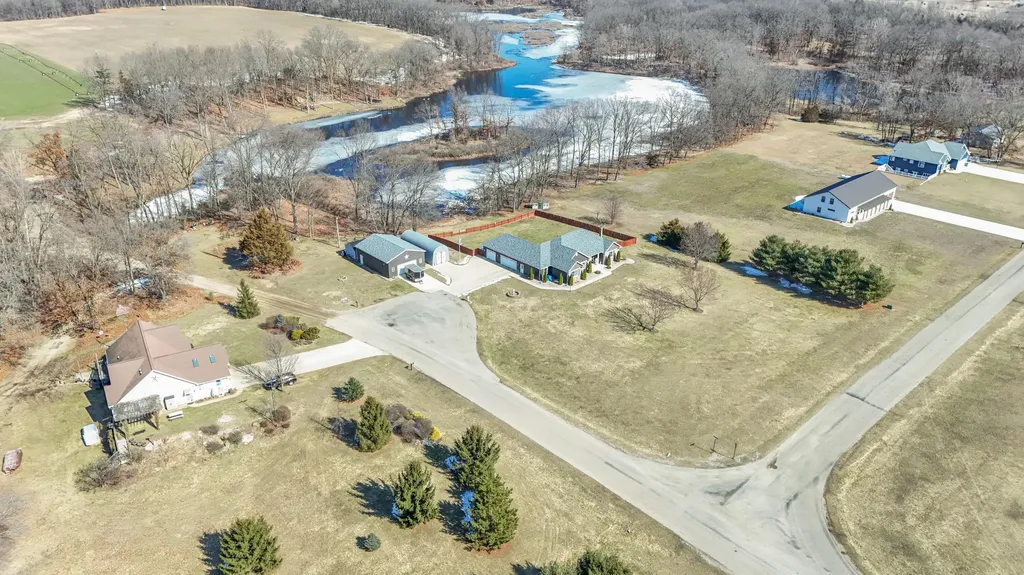 17700 Brad Lane Lockport Township MI 49093
