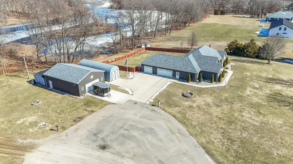 17700 Brad Lane Lockport Township MI 49093
