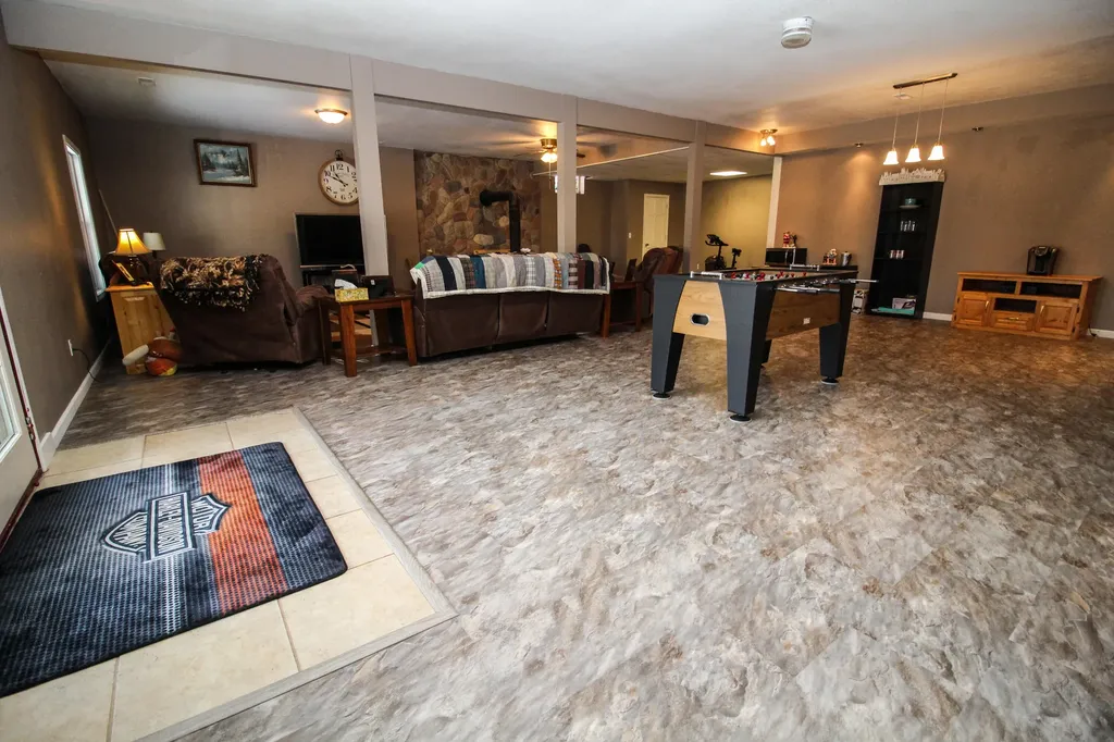 17700 Brad Lane Lockport Township MI 49093