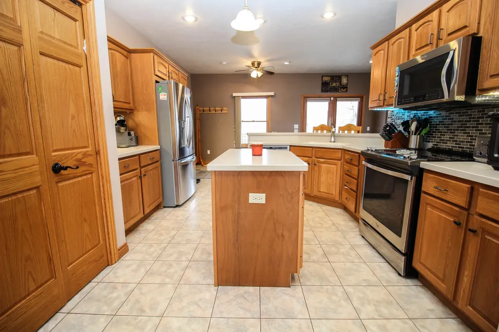 17700 Brad Lane Lockport Township MI 49093
