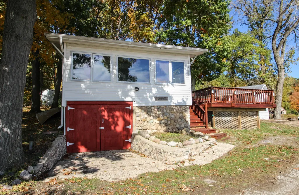58463 Loop Road Fabius Township MI 49093