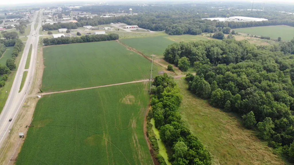 60515 Us 131 Fabius Township MI 49093