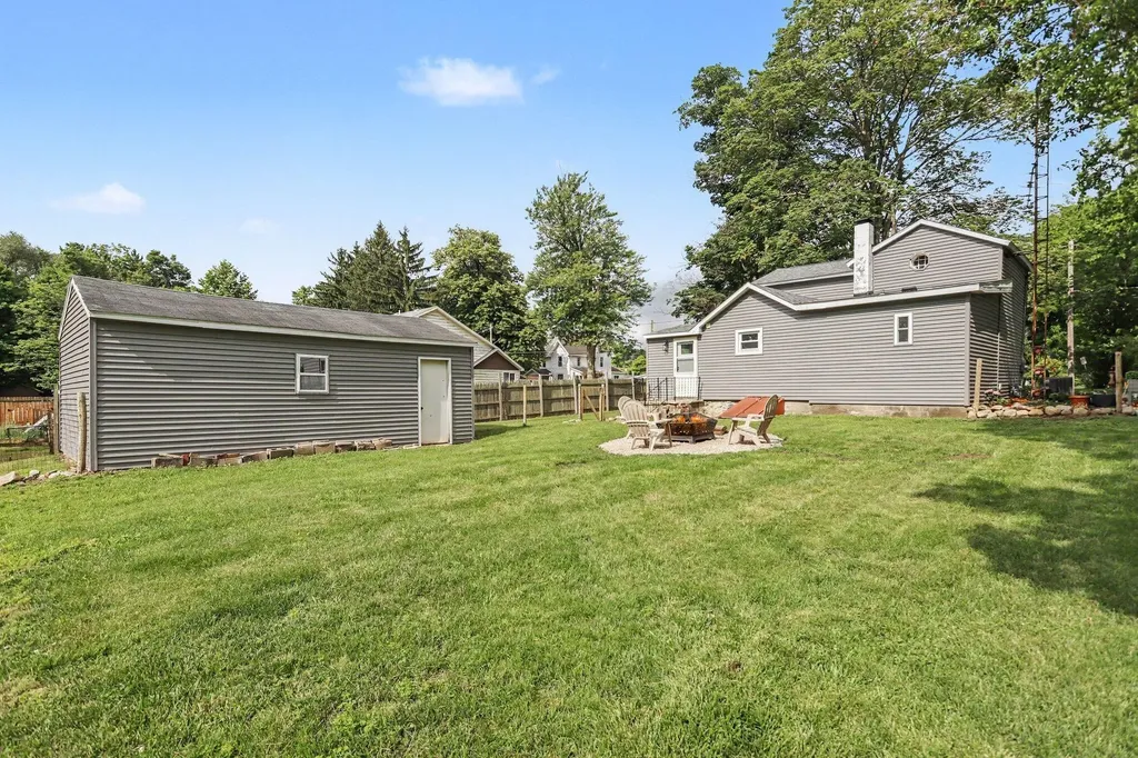 412 N Swan Street Colon Village MI 49040