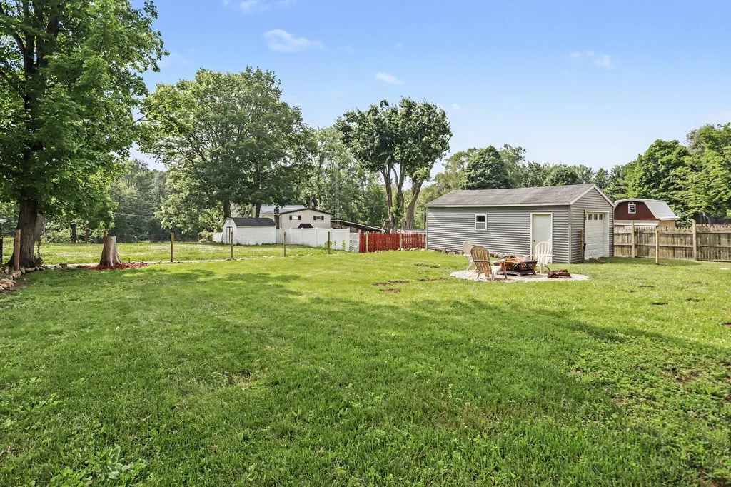 412 N Swan Street Colon Village MI 49040
