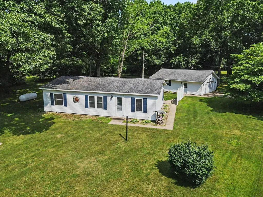 14164 Riverside Drive Constantine Township MI 49042