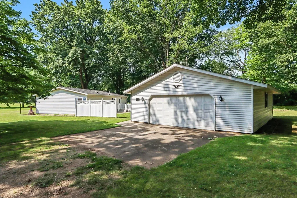 14164 Riverside Drive Constantine Township MI 49042