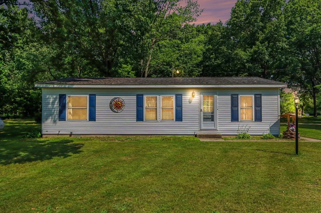 14164 Riverside Drive Constantine Township MI 49042