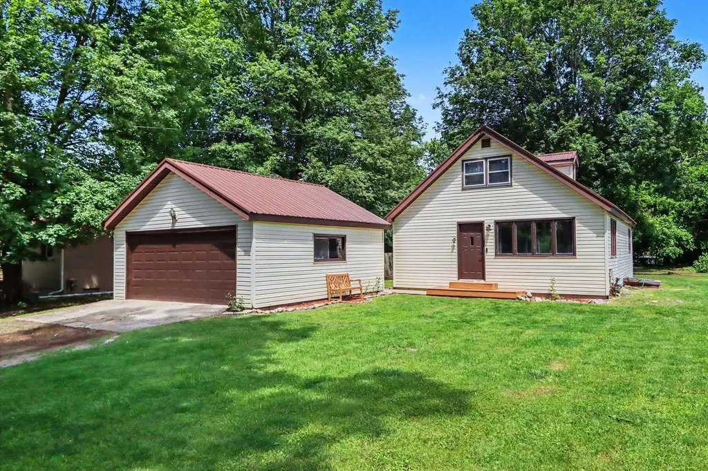 17626 S Fisher Lake Road Lockport Township MI 49093