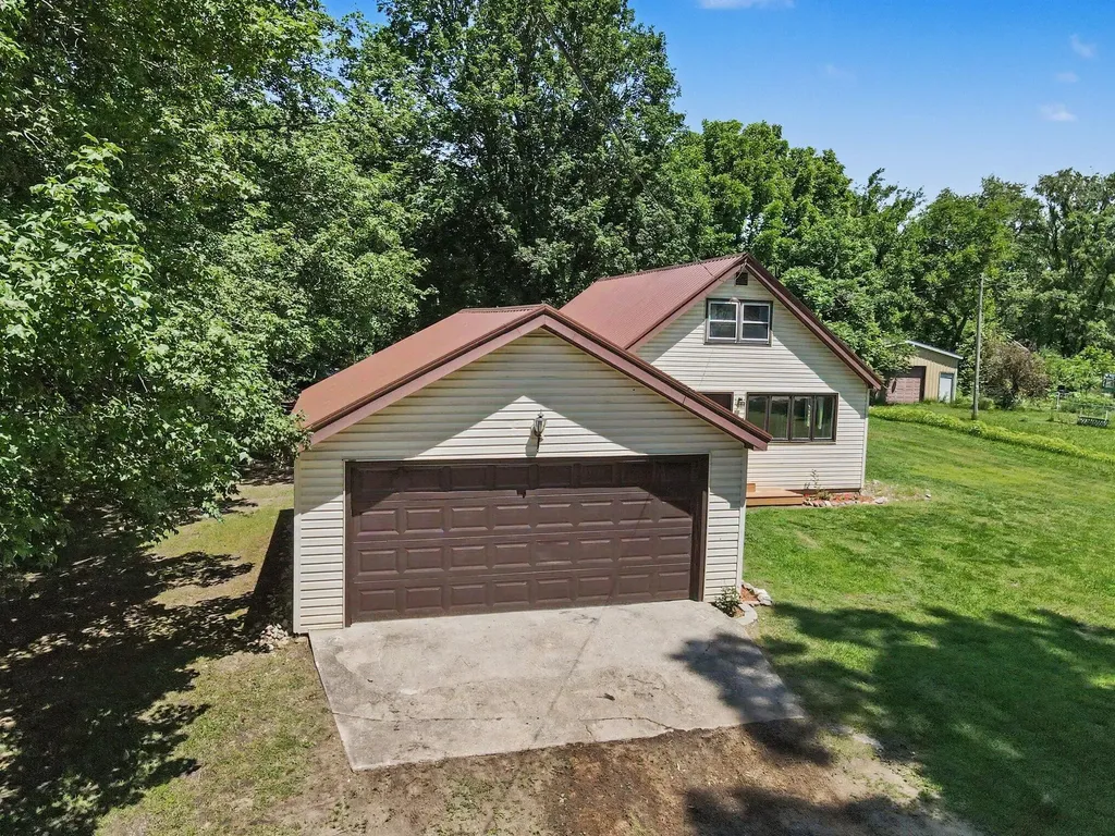 17626 S Fisher Lake Road Lockport Township MI 49093